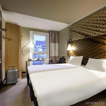 Hotel Meininger Hauptbahnhof 3*