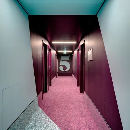 Meininger Hauptbahnhof Hotel