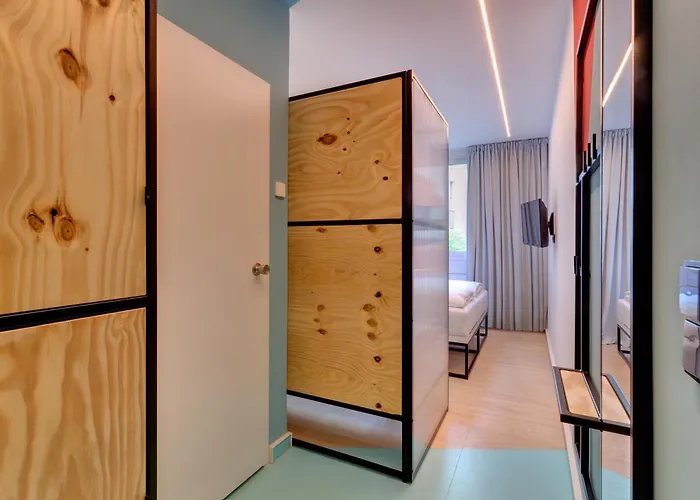 Отель Meininger Hauptbahnhof