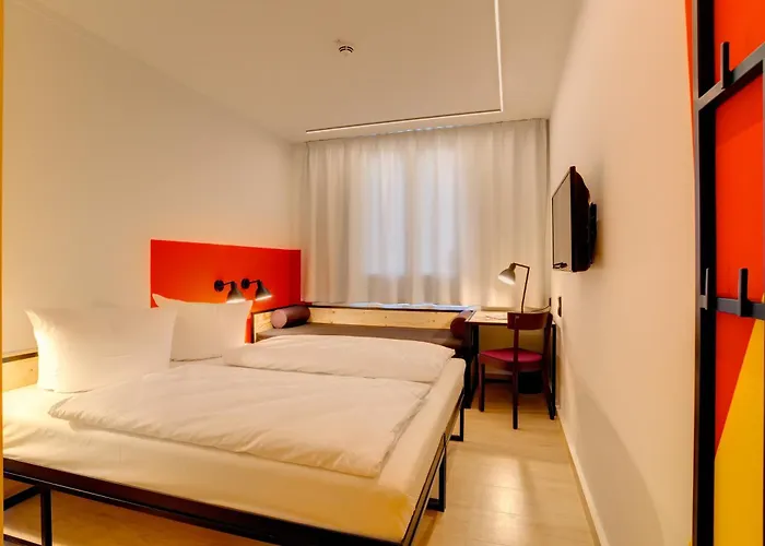 Meininger Hauptbahnhof Отель Лейпциг