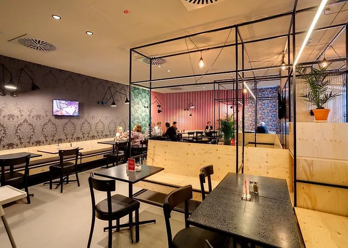 Meininger Hauptbahnhof Отель