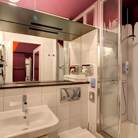 Отель Meininger Hauptbahnhof