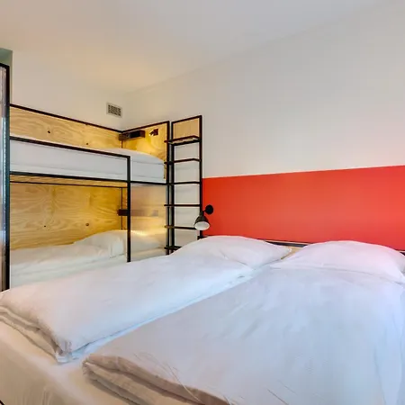 Meininger Hauptbahnhof Hotel 3*