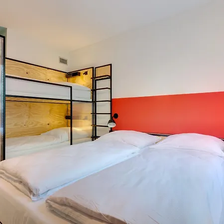 Meininger Hauptbahnhof Hotel 3*