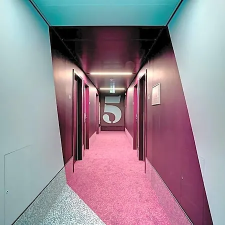 Meininger Hauptbahnhof Hotel