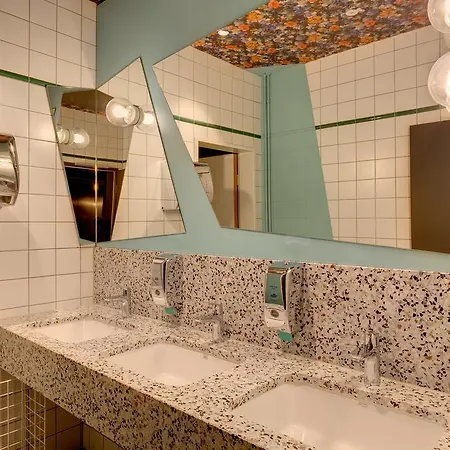 Meininger Hauptbahnhof 3* Lipsia