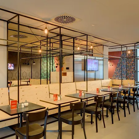 Meininger Hauptbahnhof Hotel