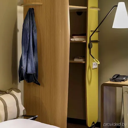 Hotel Meininger Hauptbahnhof 3*