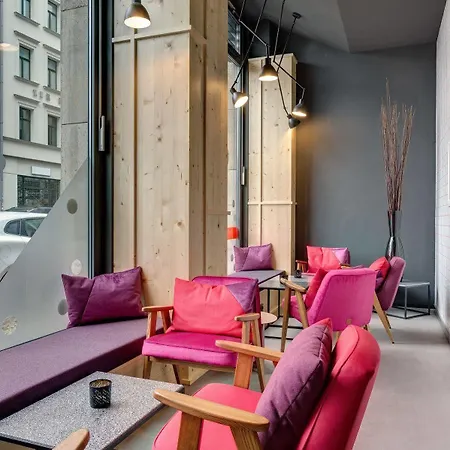 Meininger Hauptbahnhof 3*