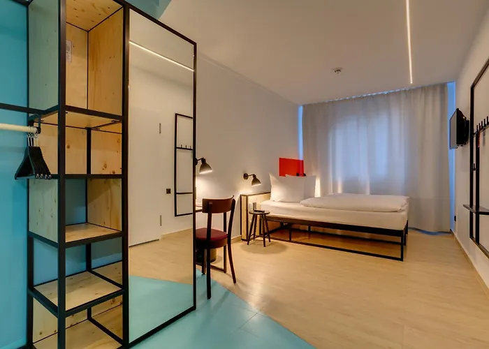 Hotell Meininger Hauptbahnhof 3*