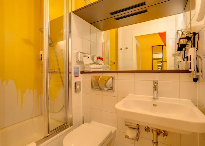 Hotell Meininger Hauptbahnhof 3*