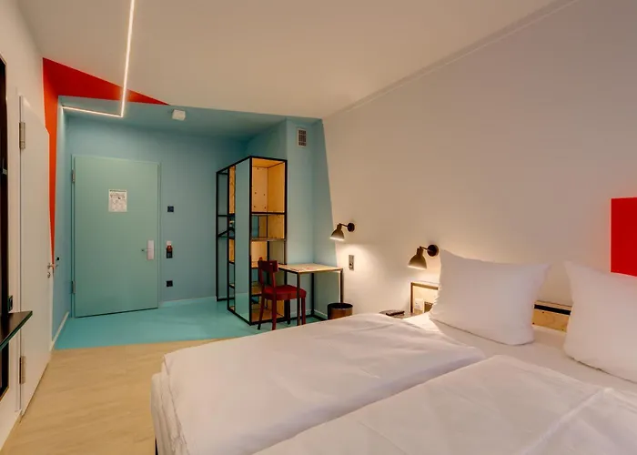 Meininger Hauptbahnhof Hotell 3*