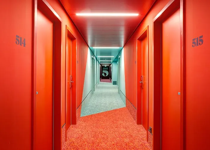 Meininger Hauptbahnhof Hotell 3*