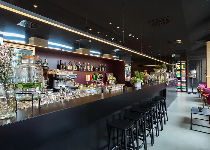 Meininger Hauptbahnhof Hotell 3*