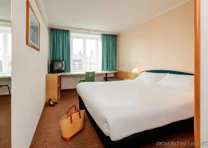 Отель Meininger Hauptbahnhof