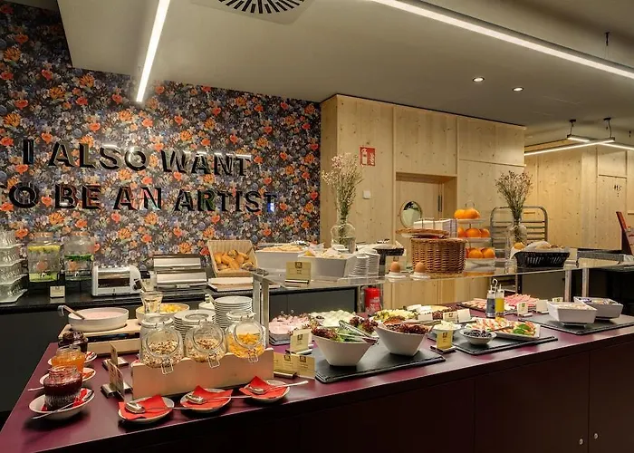 Meininger Hauptbahnhof Отель